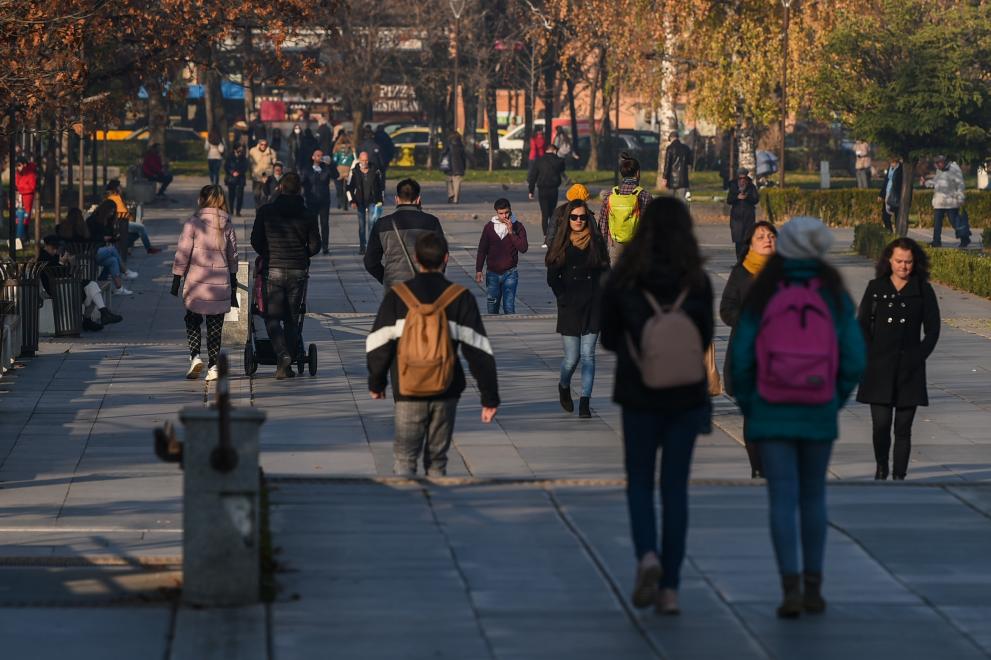 Пешеходци в центъра на София