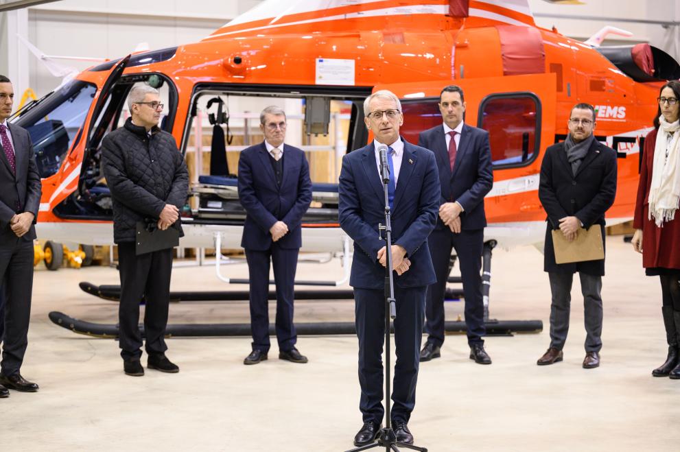 Приемане на първия хеликоптер за спешна медицинска помощ по въздух